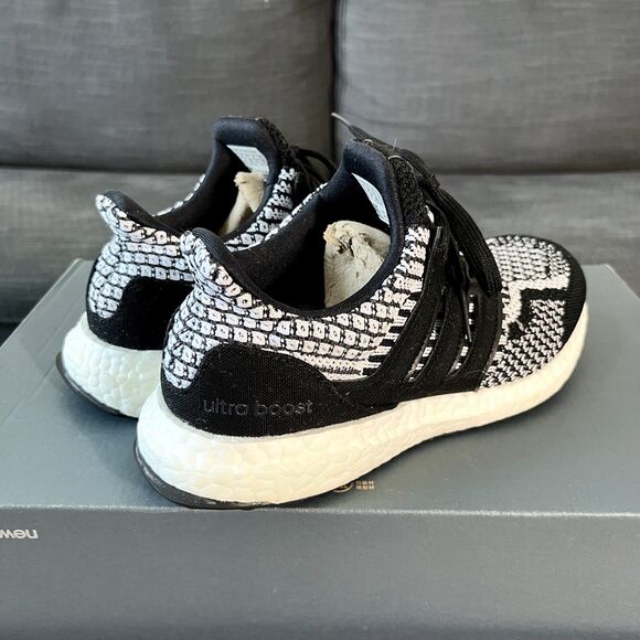 Adidas Ultra Boost Black White Running Shoes FZ1850 Women's Size 5.5 - Picture 9 of 12